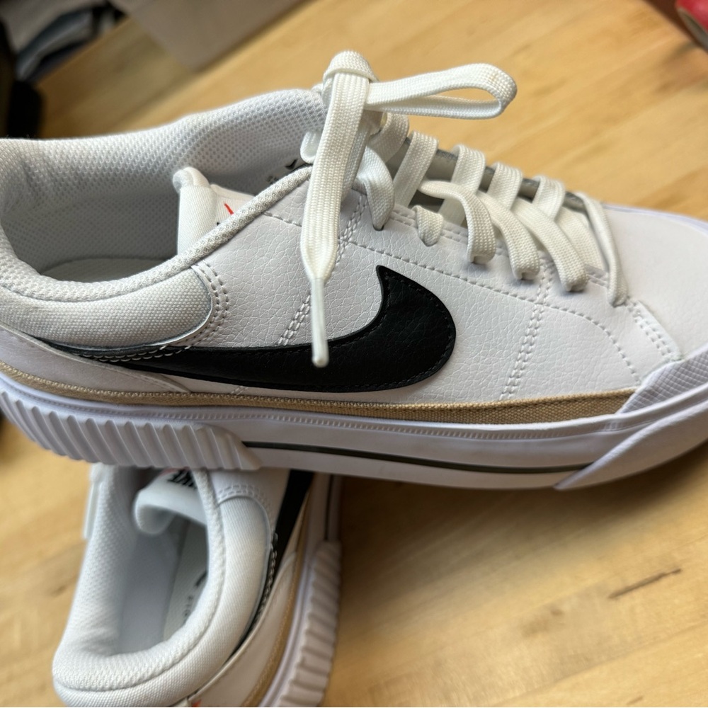 Nike Court Legacy Lift